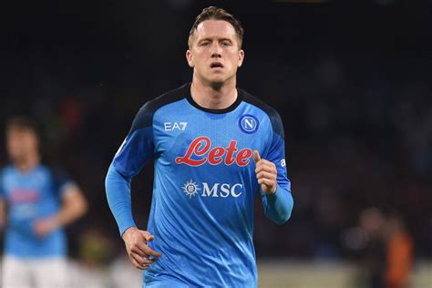 Chi è Zielinski bio e carriera del centrocampista del Napoli