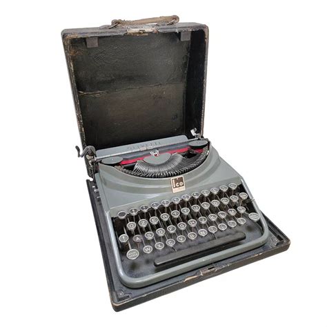 Typewriter From The 1930s ICO MP1 By Olivetti 10 Watt Location