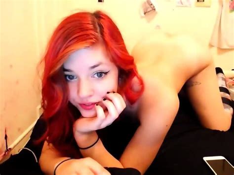 Amateur Kittennischeeky Flashing Ass On Live Webcam