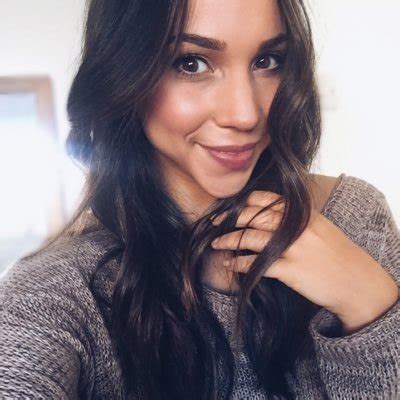 9 Hot Sexy Ariel Kaplan Bikini Pics