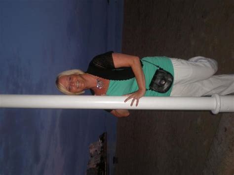 Julie Milf From Lincoln Is A Local Granny Looking For Casual Sex Dirty Granny