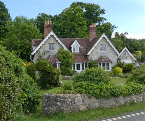 Cottage On Fishbourne Lane © Roger Cornfoot Cc By Sa20 Geograph