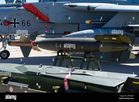 Paveway iii laser guided bomb hi-res stock photography and images - Alamy