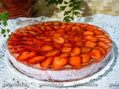 Торт йогуртовый с клубникой. Рецепт с фото