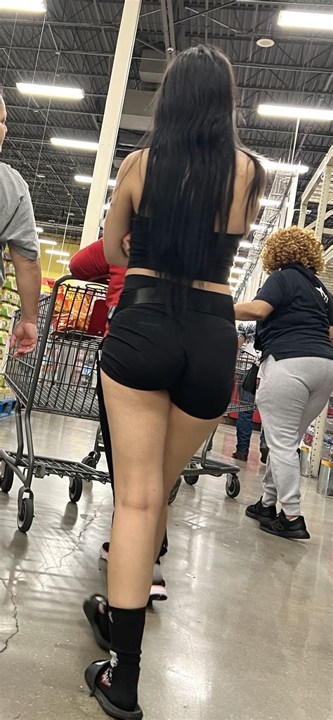 OC Sexy Cute Latina Shows Off Phat ASS In Grocery Store Spandex Leggings Yoga Pants Forum