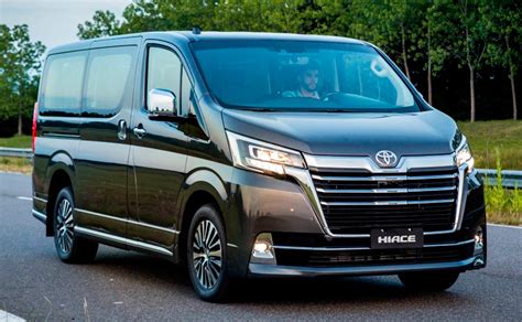 Toyota Argentina presentó la Hiace Commuter y Wagon equipamiento y precios