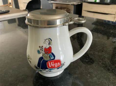 CHOPE EN PORCELAINE de Limoges et son couvercle étain bière VEGA EUR 8