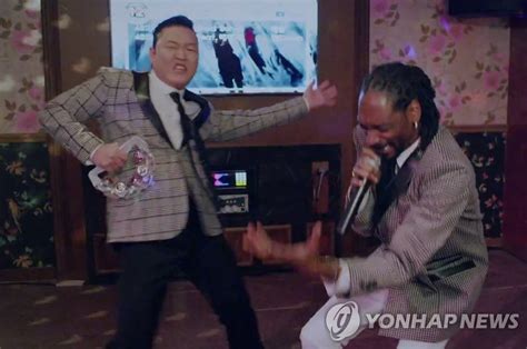 Psy S Hangover Tops 100 Mln Views On Youtube Yonhap News Agency