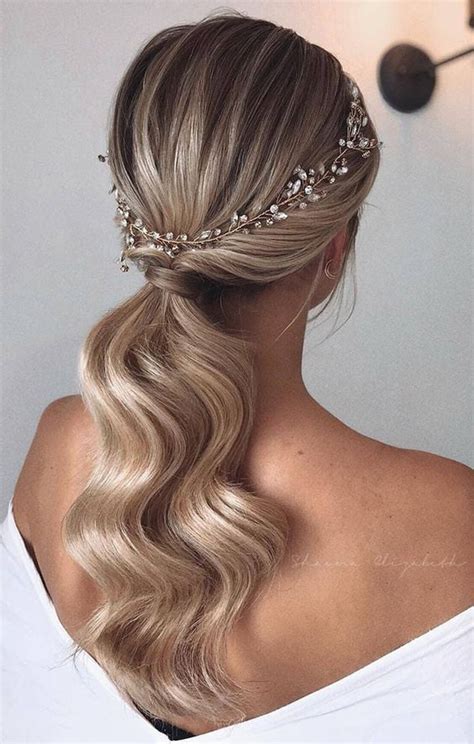 10 Gorgeous Wedding Hairstyles For Long Hair Woman Getting Married