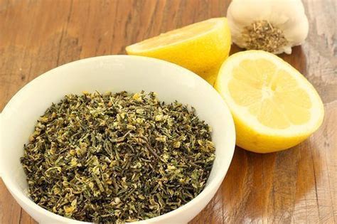 How To Make Your Own Dried Herb Mix