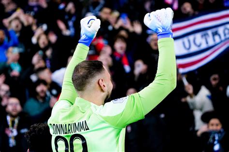 PSG Gianluigi Donnarumma Des Bourdes Et Des Parades Foot11