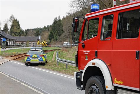 Tödlicher Verkehrsunfall am Bahnübergang im Erzgebirge Zeugen gesucht