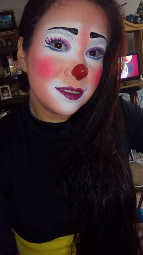 Cute Clown Makeup Halloween Face Makeup Auguste Clown Female Clown