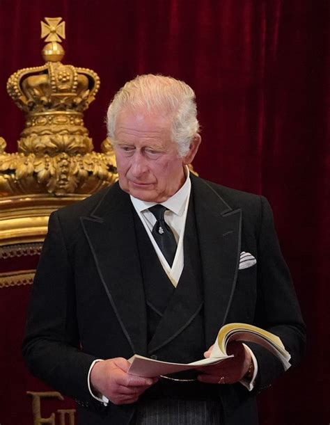 Charles Iii Formalmente Proclamado Novo Rei Do Reino Unido Quem