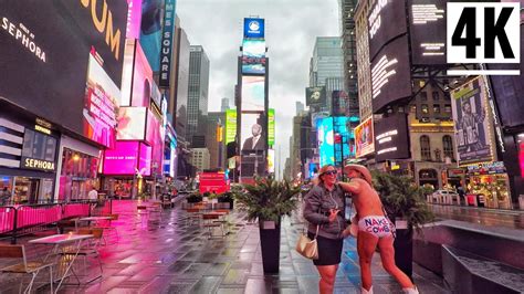 ⁴ᴷ⁶⁰ Walking Times Square New York City In Tropical Storm Isaias 2020