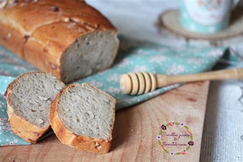 Recette de Pain de mie à la farine de seigle et aux amandes