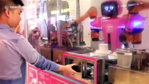 China S First Fully Automatic Restaurant Launches With Robot Staff