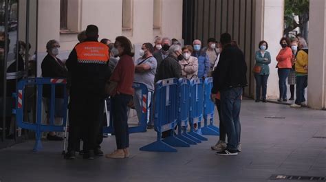 Cádiz se prepara para poner 150 000 dosis diarias desde junio