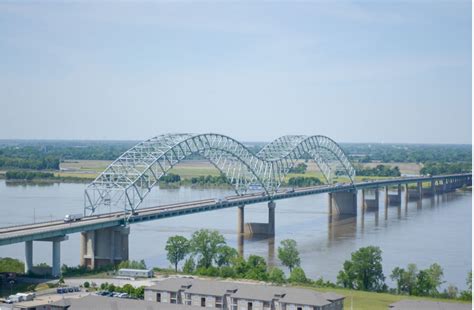 Mississippi Reopens After Crack Found in Memphis Bridge