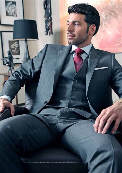 Pin By Nia Williams On Disgraced Spectacle Well Dressed Men Suit And