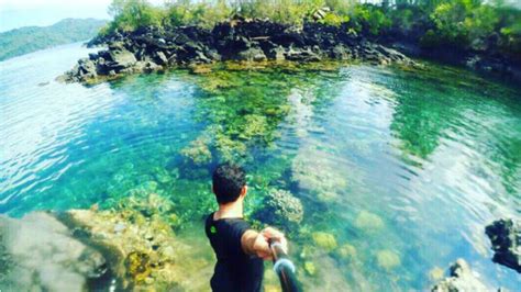 Foto Uniknya Pantai Batu Angus Bitung