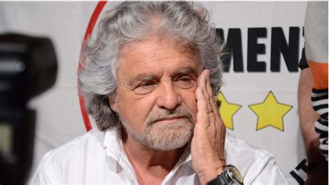 Beppe Grillo non sarà dimesso necessaria una terapia le sue condizioni