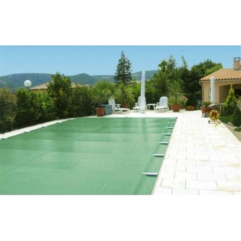 Bâche pour piscine rectangulaire : caractéristiques, pose, prix