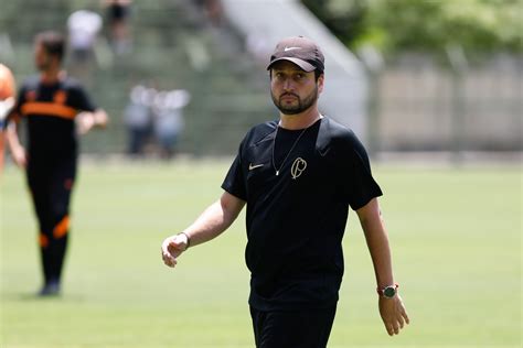 Arthur Elias Sobre O Derby O Torcedor Precisa Ver A Equipe Lutando A