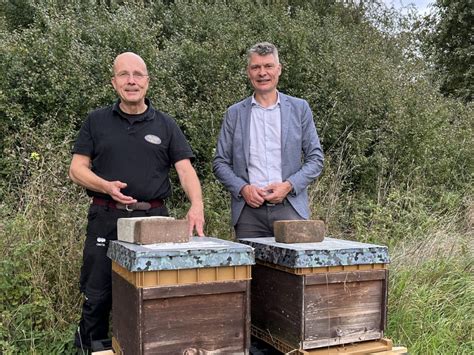 Woche der Landwirtschaft Geerlings besuchte Neusser Imker Dr Jörg