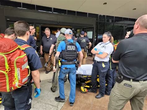 Novo Ataque A Tiros Nos Eua Deixa Ao Menos Mortos Em Centro M Dico De