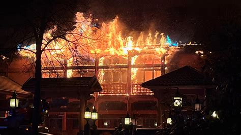 Weihnachtsmarkt In Oberhausen Ger Umt Feuer In Restaurant Unter