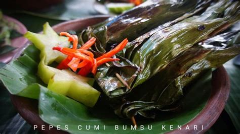 Foto Kuliner Khas Maluku Utara Di Festival Kampung Nelayan Tomalou