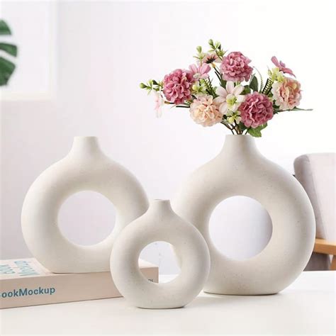 Set Of Circular Black Hollow Ceramic Vase Small And Large Donut Vase