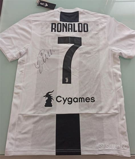 Maglia Autografata Da Cristiano Ronaldo Sports In Vendita A Venezia