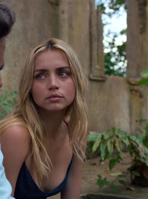 Ana de Armas Daily 𝘧𝘢𝘯 𝘢𝘤𝘤 on Twitter she has that sadness in her