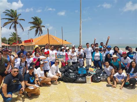 Em H Min Projeto Ambiental Retira Quase Kg De Lixo Na Avenida