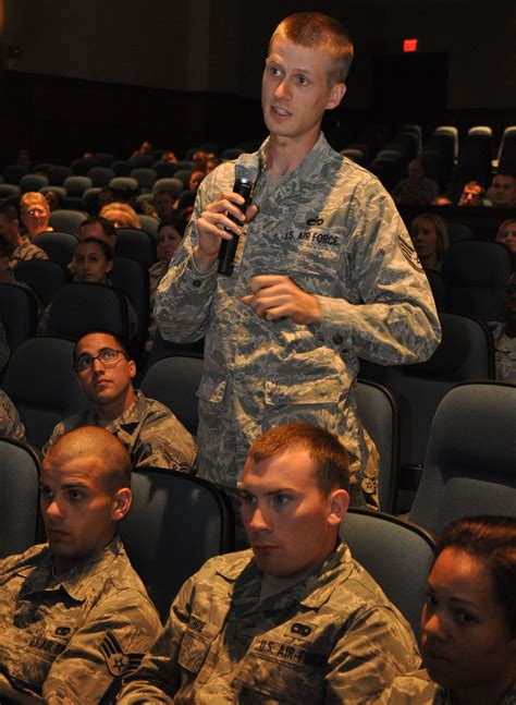 Afrc Commander Visits Joint Base Charleston Th Airlift Wing