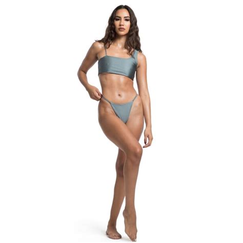 Hot Sexy Karma Bikini Pics