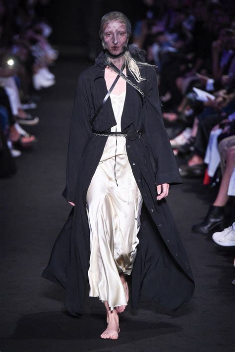 Ann Demeulemeester Spring 2019 Ready To Wear Collection Runway Looks