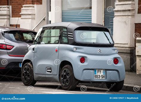 Blue Citroen Is De Beroemde Franse Elektrische Auto Zonder Rijbewijs