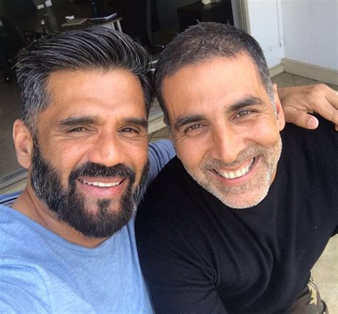 Hera Pheri Throwback: Akshay Kumar posts selfie with Suniel Shetty ...