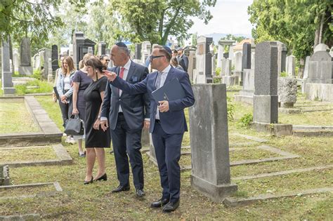 J Discher Friedhof Graz Nach Sanierung Bergeben Fonds Zur