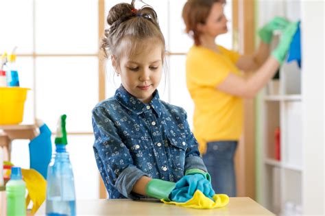 Tareas De Limpieza Que Ya Le Puedes Delegar A Tus Hijos En El Hogar