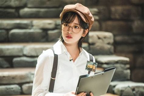 안유진 경성 시대 탐정 변신동그란 안경 美쳤다 크라임씬 리턴즈 조선비즈