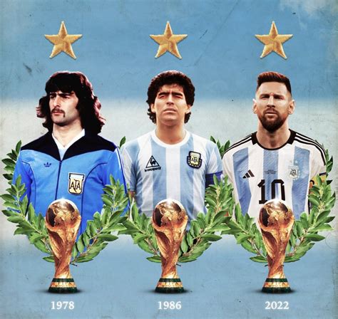 Mario Alberto Kempes Y Diego Armando Maradona Reciben A Lionel Messi En