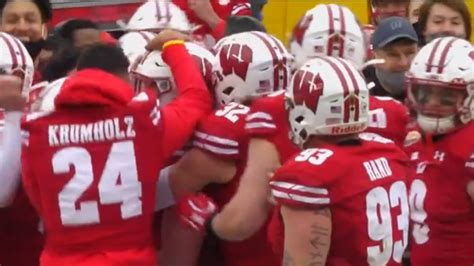 Ball drop: Wisconsin wins Duke's Mayo Bowl, breaks trophy | WMSN