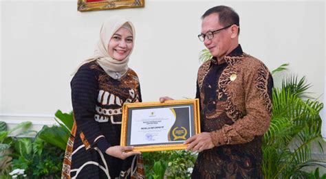 Anugerah Keterbukaan Informasi Badan Publik Tahun 2019 Badan Pom