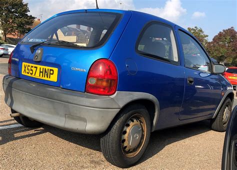 2000 Vauxhall Corsa Envoy 12V X557 HNP T L Automobile Photography