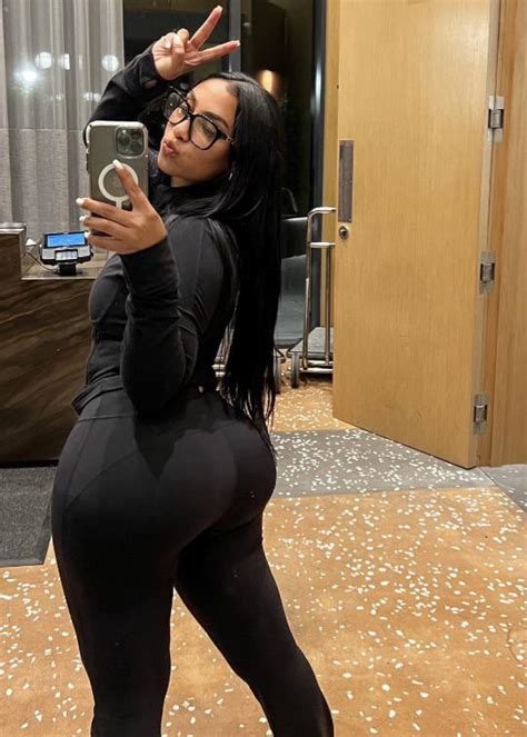 Queen Naija Ass R QueenNaijaMILF