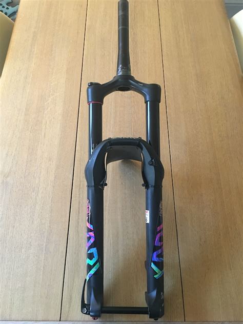 2017 RockShox Yari RC 46mm Offset DebonAir Upgrade For Sale